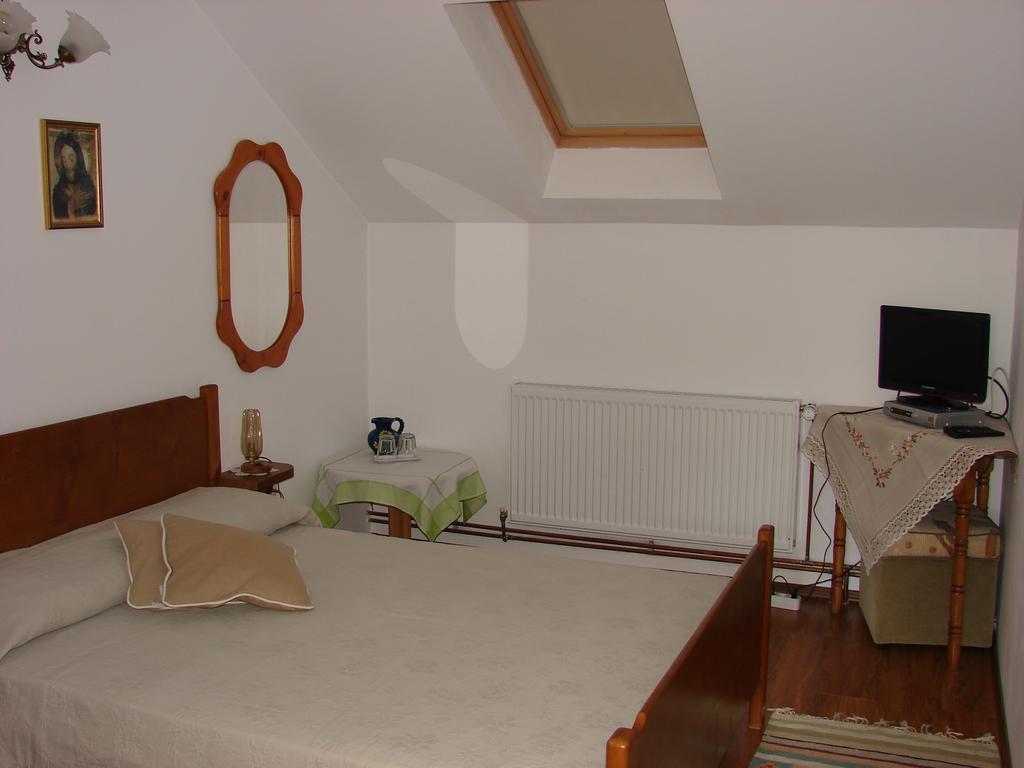 Pensiunea Casa Filoxenia Horezu Quarto foto